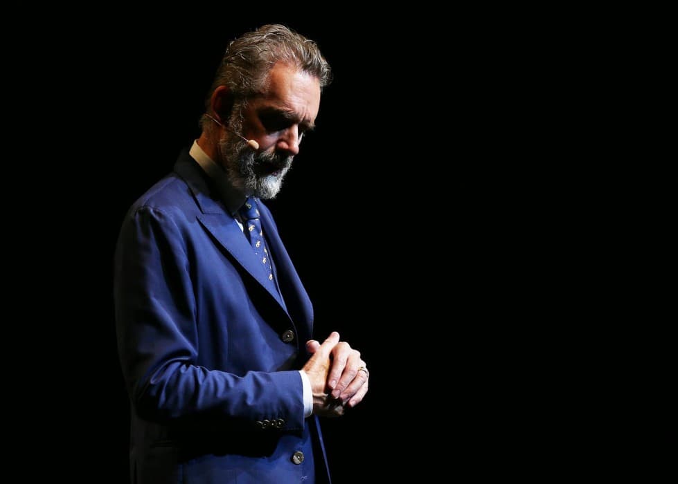 نقد فرهنگی جردن پیترسون  تحلیلی جامع و بی‌طرفانه از دیدگاه‌های جنجالی او درباره نظم اجتماعی، جنسیت و مدرنیته. آیا پیترسون یک ناجی است یا یک رجعت‌گرا؟ 